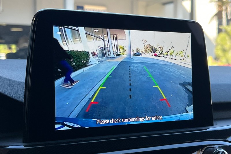 Ford Escape Vehicle Full-screen Gallery Image 19
