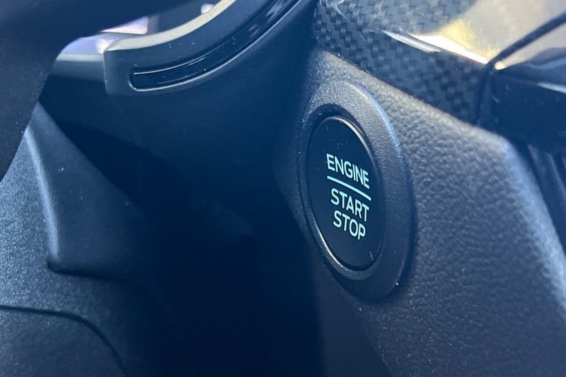 Ford Escape Vehicle Full-screen Gallery Image 22