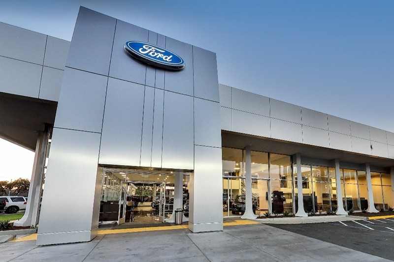 Ford Escape Vehicle Full-screen Gallery Image 30