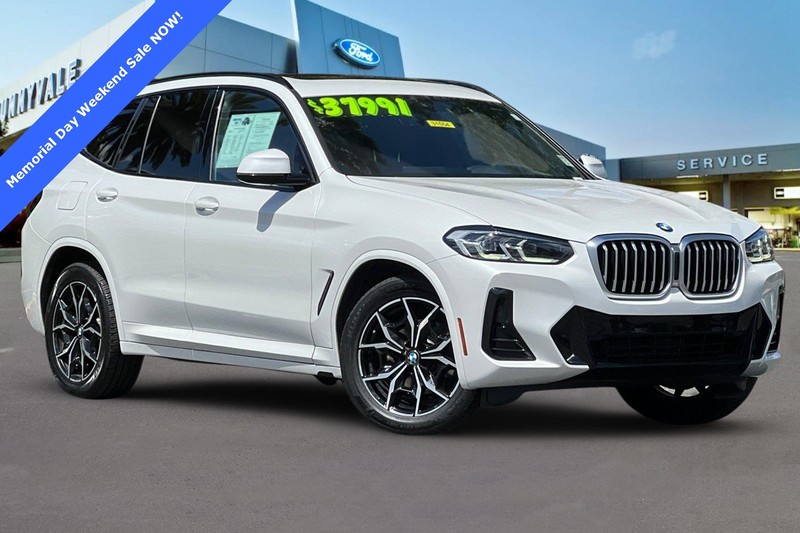BMW X3 Vehicle Full-screen Gallery Image 02