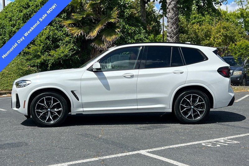 BMW X3 Vehicle Full-screen Gallery Image 07