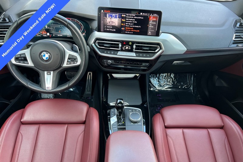 BMW X3 Vehicle Full-screen Gallery Image 13