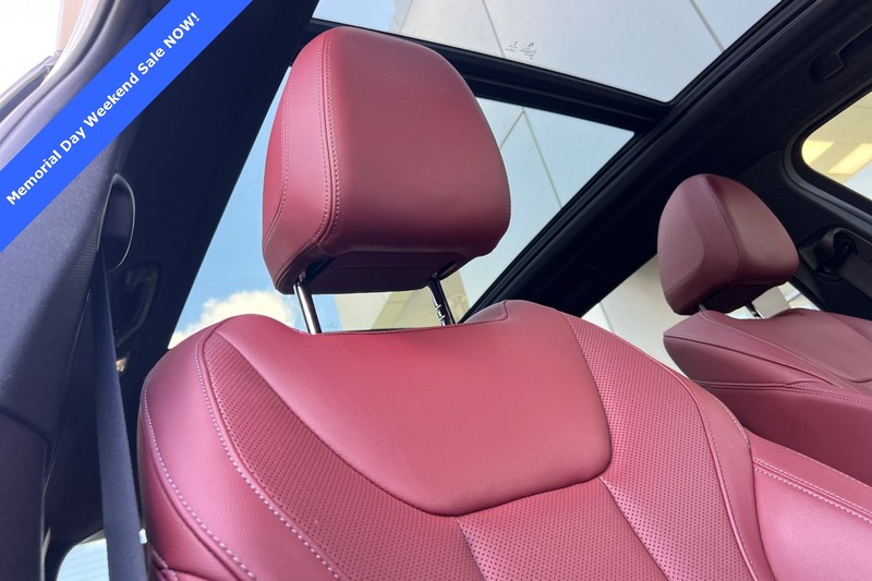 BMW X3 Vehicle Full-screen Gallery Image 17