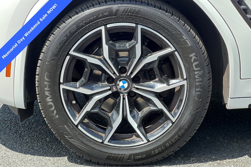 BMW X3 Vehicle Full-screen Gallery Image 27