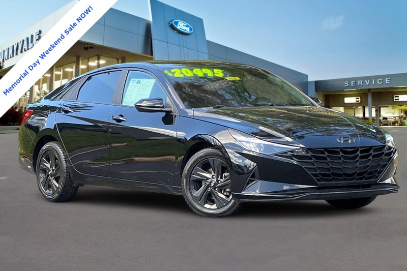 Hyundai Elantra Vehicle Full-screen Gallery Image 02