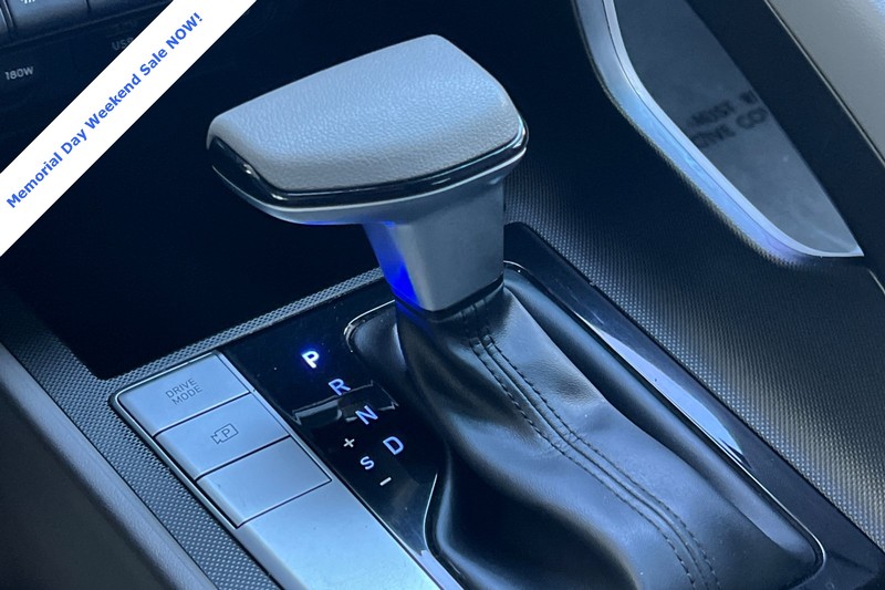 Hyundai Elantra Vehicle Full-screen Gallery Image 20
