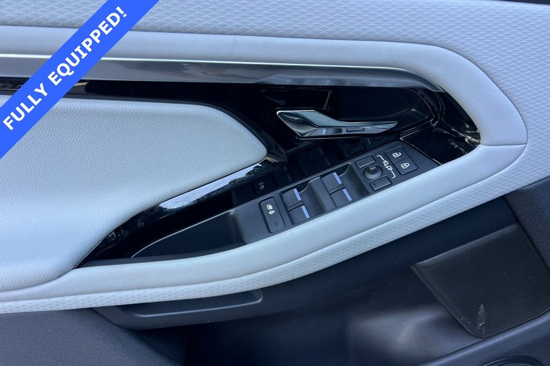 Land Rover Range Rover Evoque Vehicle Full-screen Gallery Image 11