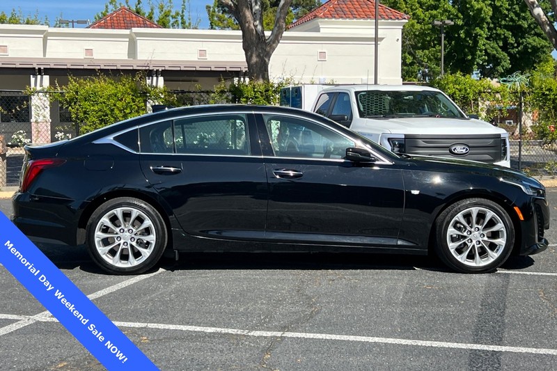Cadillac CT5 Vehicle Full-screen Gallery Image 03