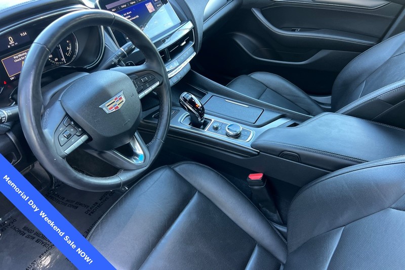 Cadillac CT5 Vehicle Full-screen Gallery Image 11