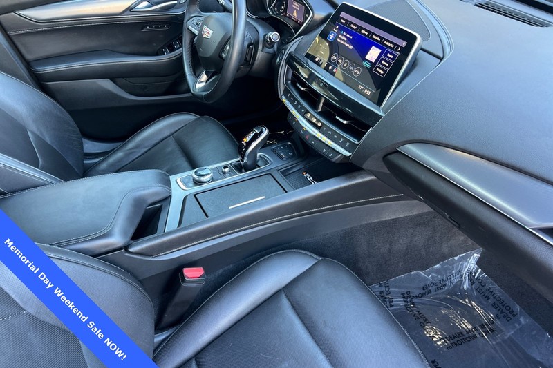 Cadillac CT5 Vehicle Full-screen Gallery Image 16