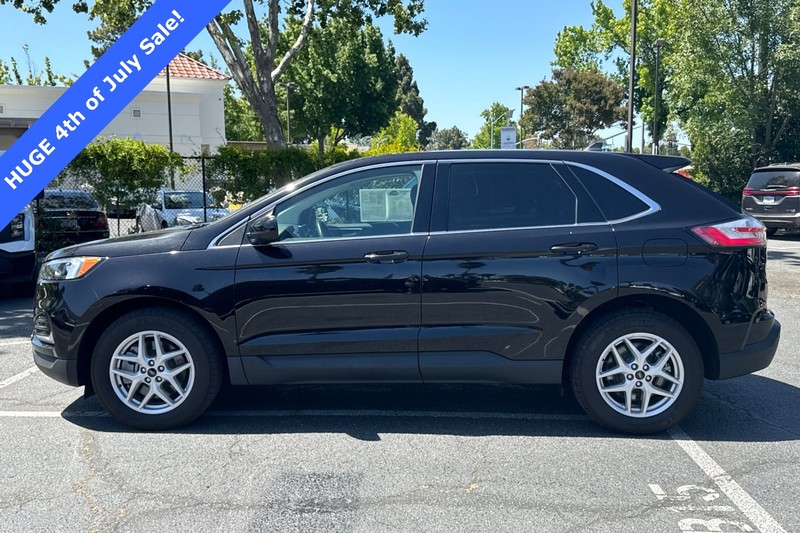 Ford Edge Vehicle Full-screen Gallery Image 07