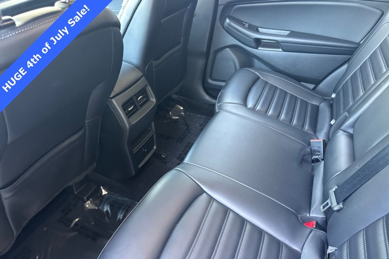 Ford Edge Vehicle Full-screen Gallery Image 12