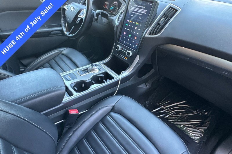 Ford Edge Vehicle Full-screen Gallery Image 15