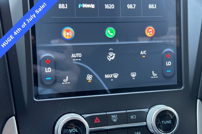 Ford Edge Vehicle Full-screen Gallery Image 19