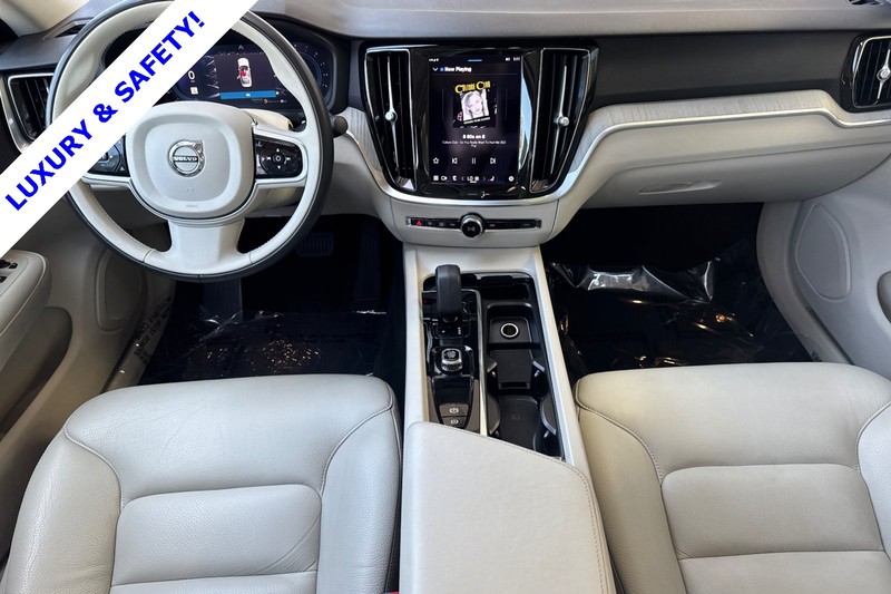 Volvo S60 Vehicle Full-screen Gallery Image 13
