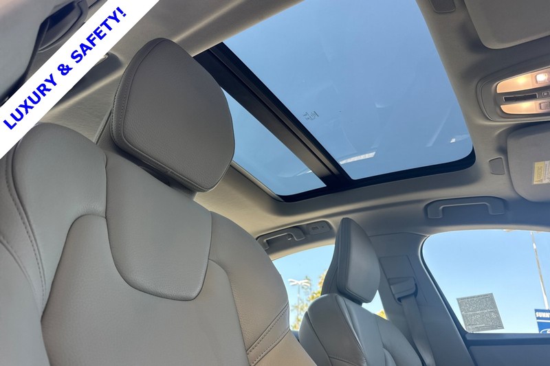Volvo S60 Vehicle Full-screen Gallery Image 16