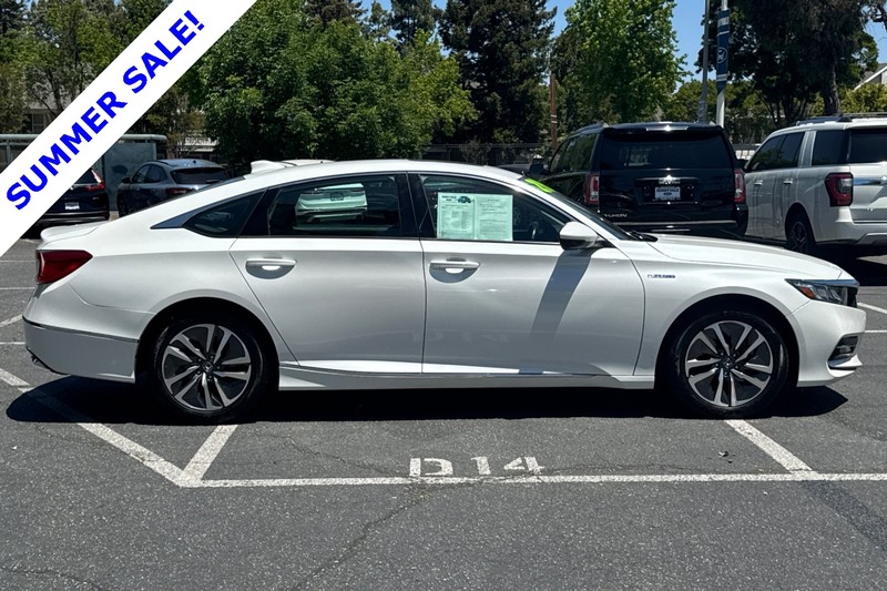 Honda Accord Hybrid Vehicle Full-screen Gallery Image 03
