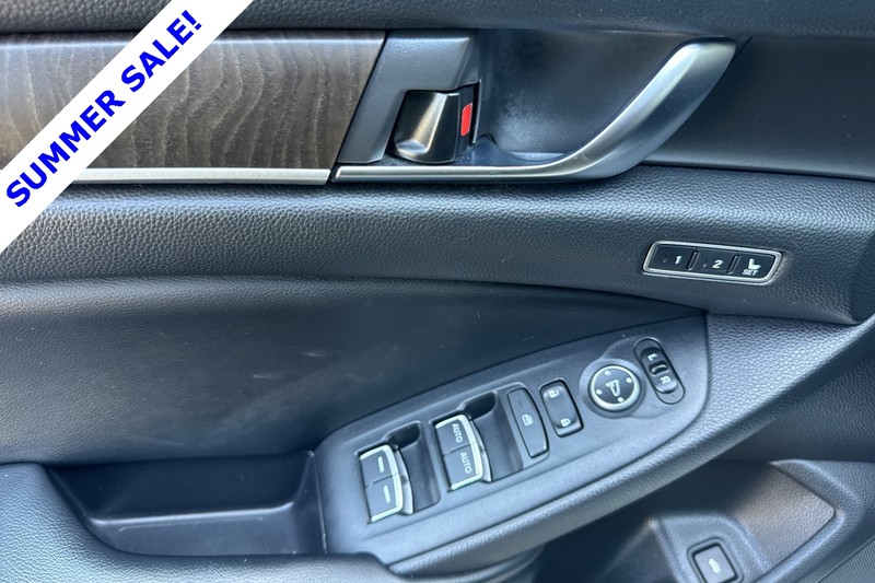 Honda Accord Hybrid Vehicle Full-screen Gallery Image 11