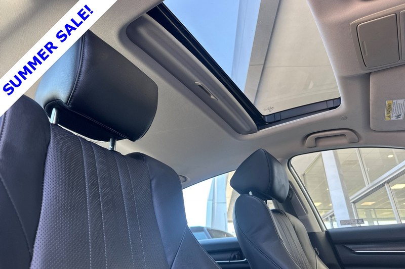 Honda Accord Hybrid Vehicle Full-screen Gallery Image 16