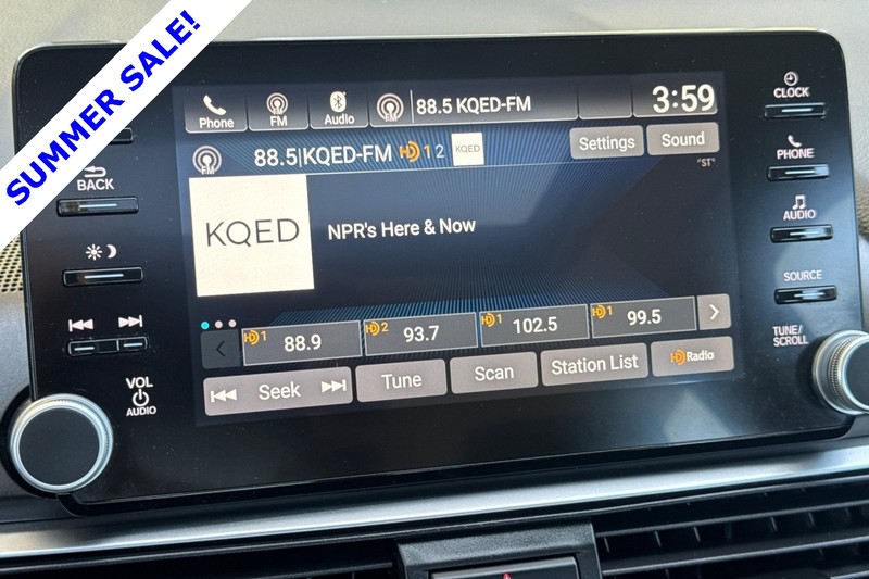 Honda Accord Hybrid Vehicle Full-screen Gallery Image 17