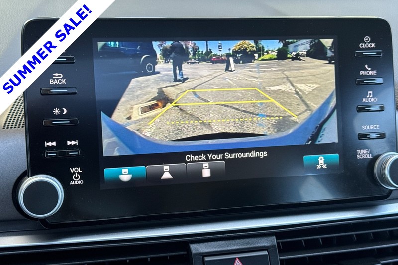 Honda Accord Hybrid Vehicle Full-screen Gallery Image 18