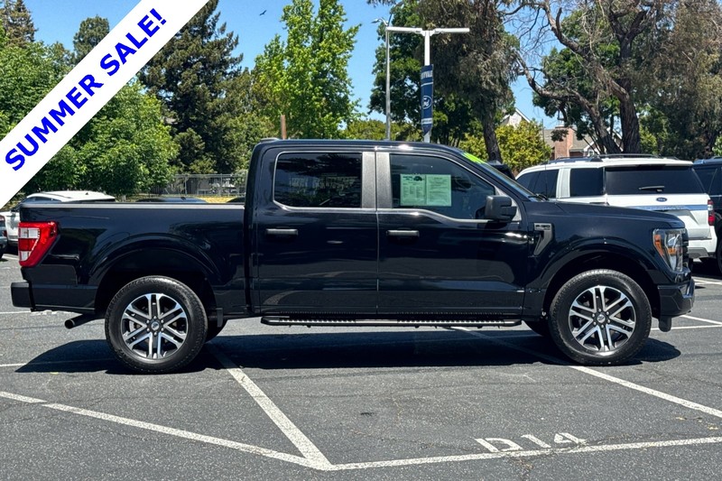 Ford F-150 Vehicle Full-screen Gallery Image 03