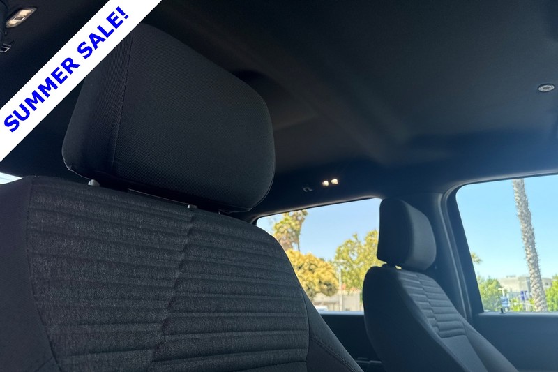 Ford F-150 Vehicle Full-screen Gallery Image 16