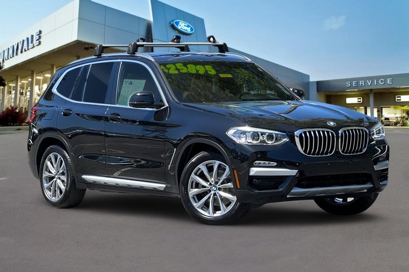 BMW X3 Vehicle Full-screen Gallery Image 02