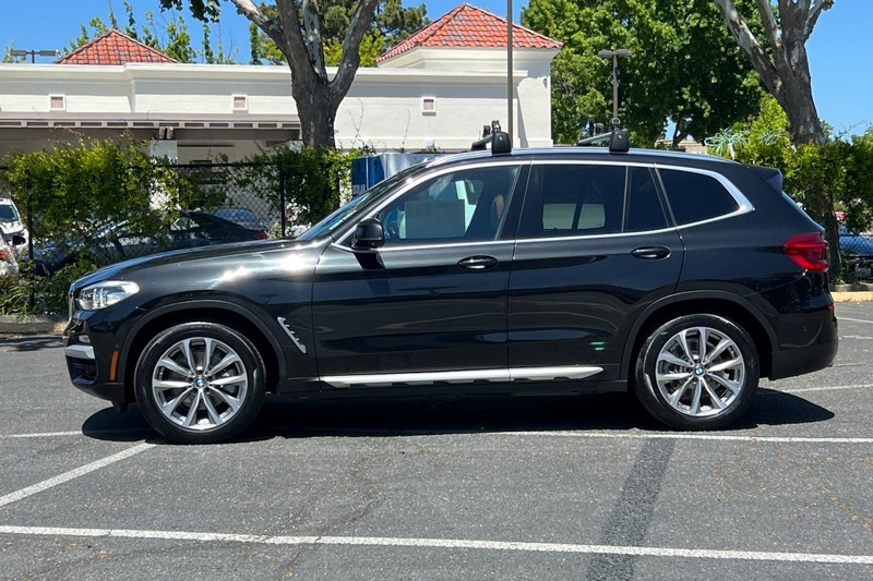 BMW X3 Vehicle Full-screen Gallery Image 07
