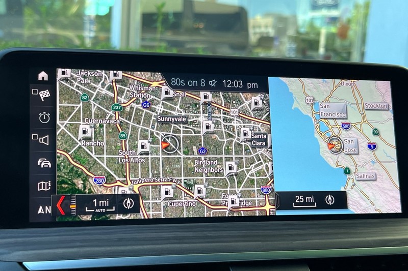 BMW X3 Vehicle Full-screen Gallery Image 19