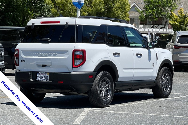 Ford Bronco Sport Vehicle Full-screen Gallery Image 04