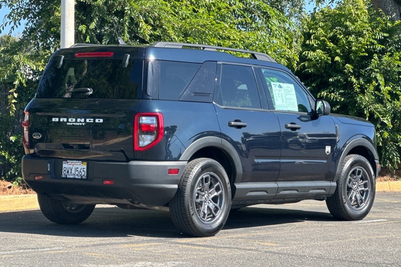 Ford Bronco Sport Vehicle Full-screen Gallery Image 04