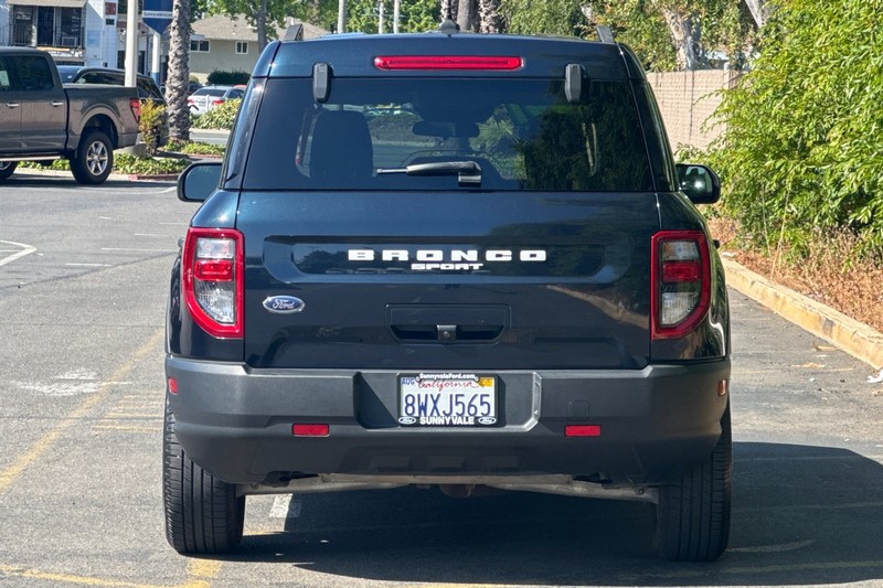 Ford Bronco Sport Vehicle Full-screen Gallery Image 05