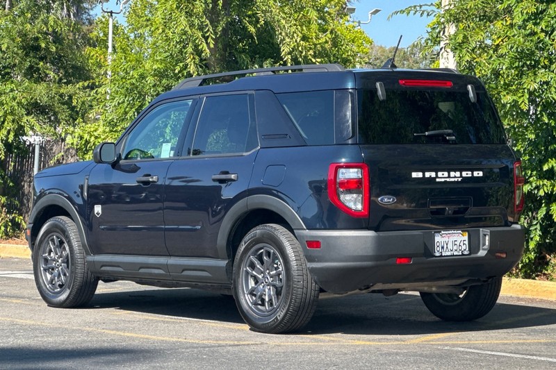 Ford Bronco Sport Vehicle Full-screen Gallery Image 06