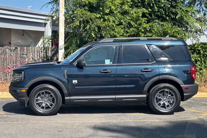 Ford Bronco Sport Vehicle Full-screen Gallery Image 08
