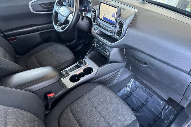 Ford Bronco Sport Vehicle Full-screen Gallery Image 17