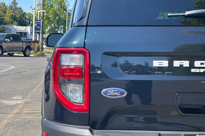 Ford Bronco Sport Vehicle Full-screen Gallery Image 28