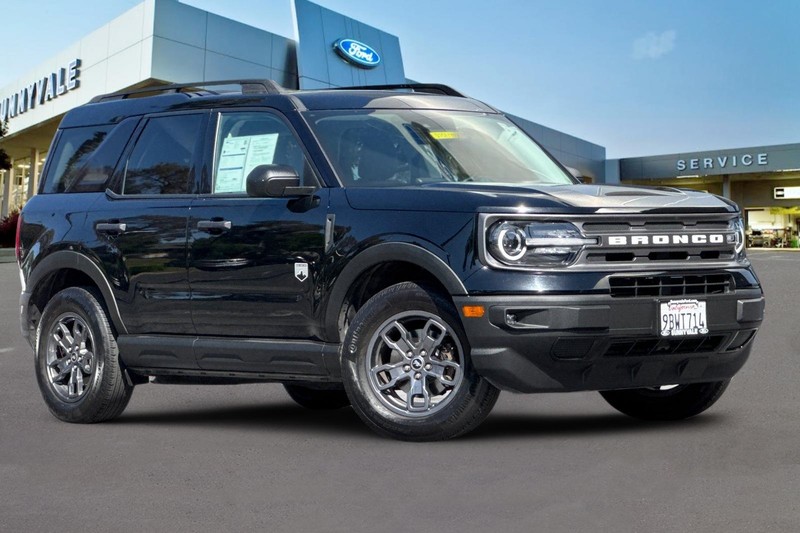 Ford Bronco Sport Vehicle Full-screen Gallery Image 02