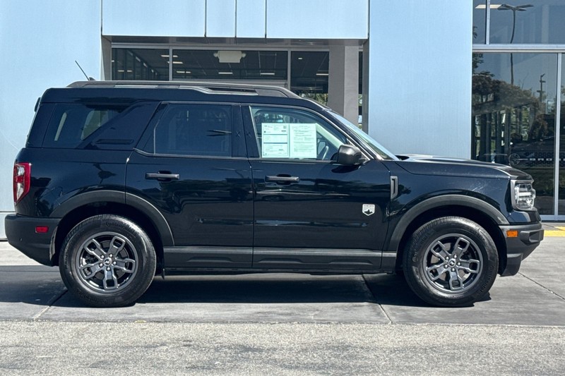 Ford Bronco Sport Vehicle Full-screen Gallery Image 03