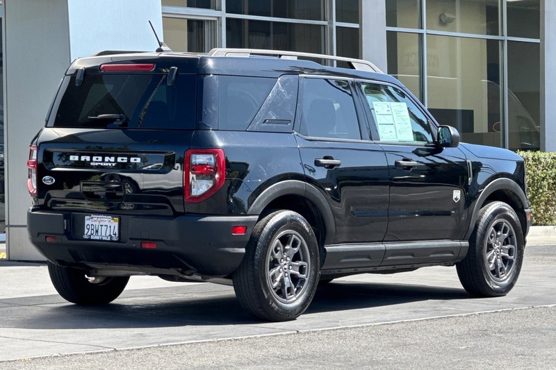 Ford Bronco Sport Vehicle Full-screen Gallery Image 04