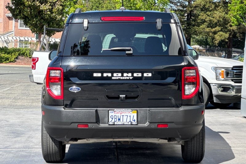 Ford Bronco Sport Vehicle Full-screen Gallery Image 05