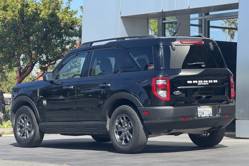 Ford Bronco Sport Vehicle Full-screen Gallery Image 06