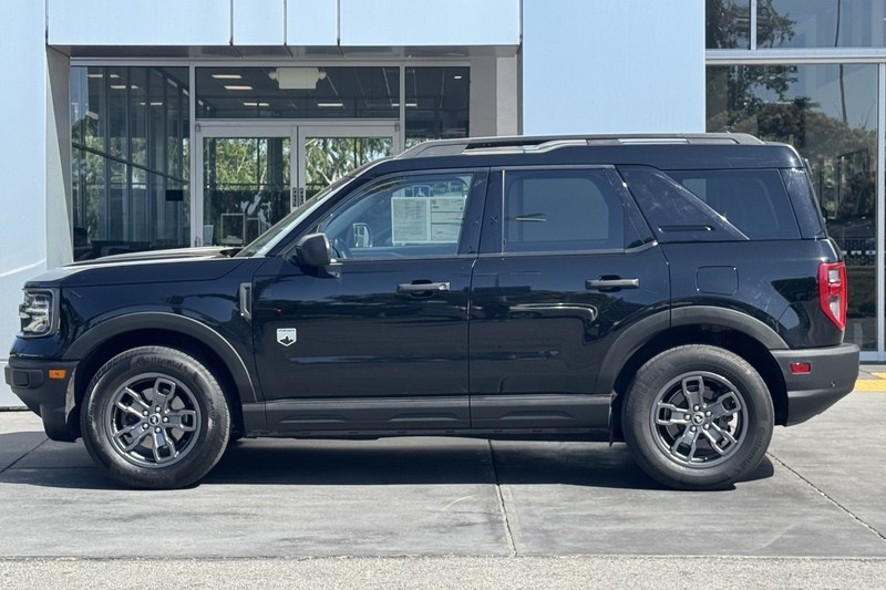 Ford Bronco Sport Vehicle Full-screen Gallery Image 08