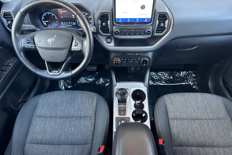 Ford Bronco Sport Vehicle Full-screen Gallery Image 14