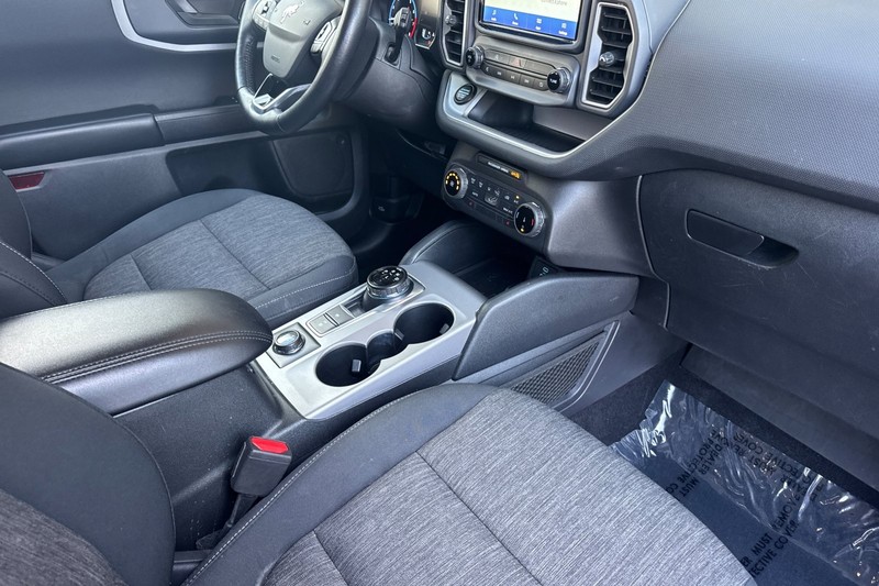 Ford Bronco Sport Vehicle Full-screen Gallery Image 17