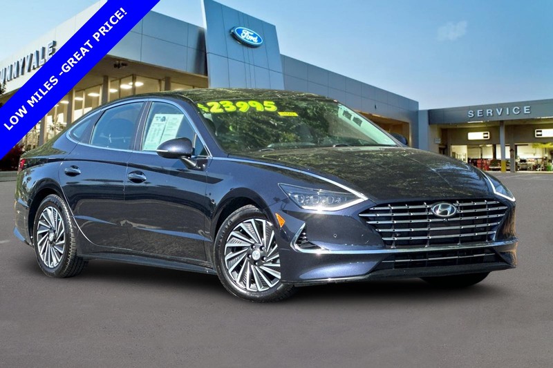 Hyundai Sonata Hybrid Vehicle Full-screen Gallery Image 02