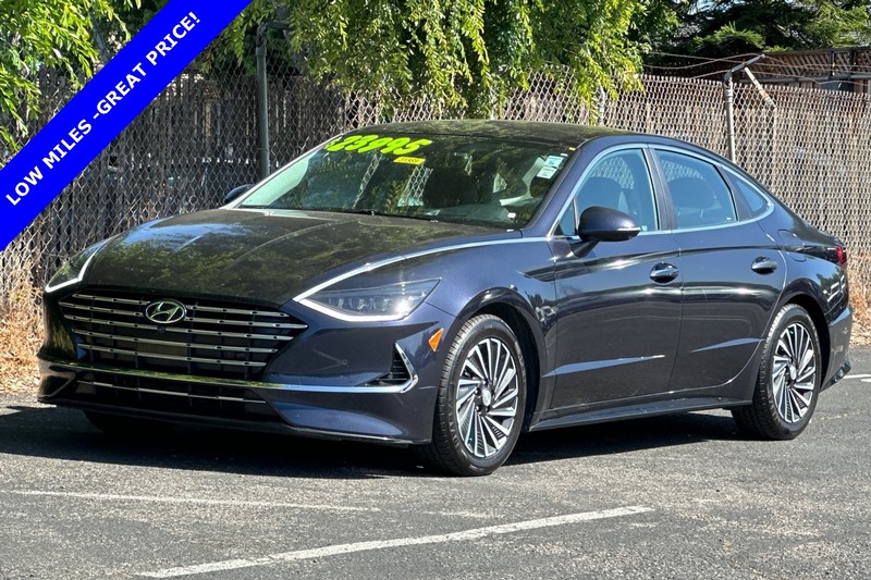 Hyundai Sonata Hybrid Vehicle Full-screen Gallery Image 08
