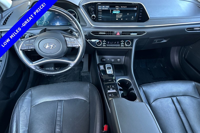 Hyundai Sonata Hybrid Vehicle Full-screen Gallery Image 13