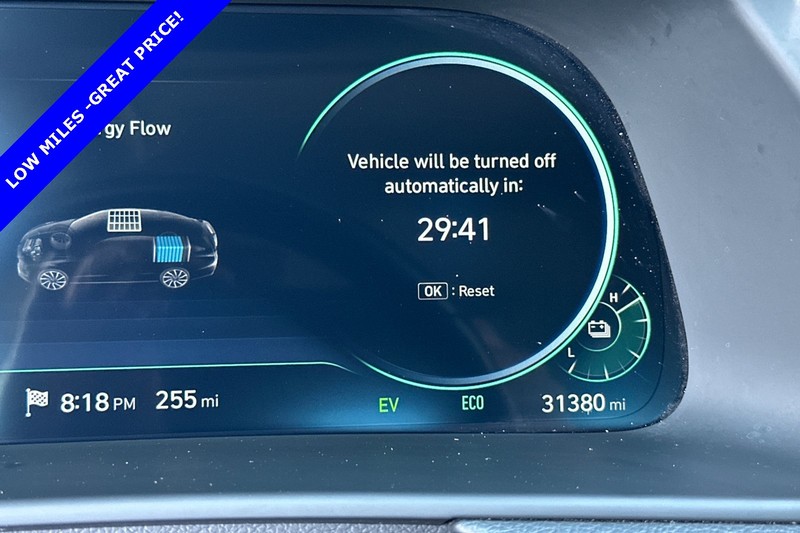 Hyundai Sonata Hybrid Vehicle Full-screen Gallery Image 25