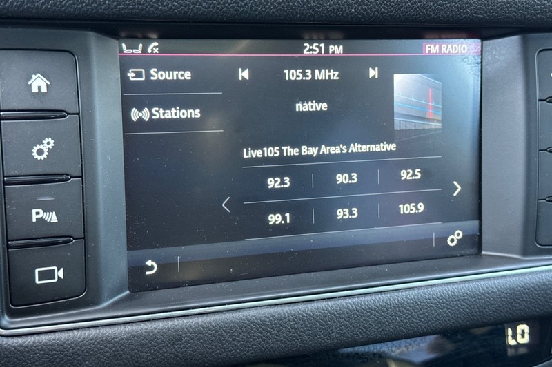 Jaguar XF Vehicle Full-screen Gallery Image 17